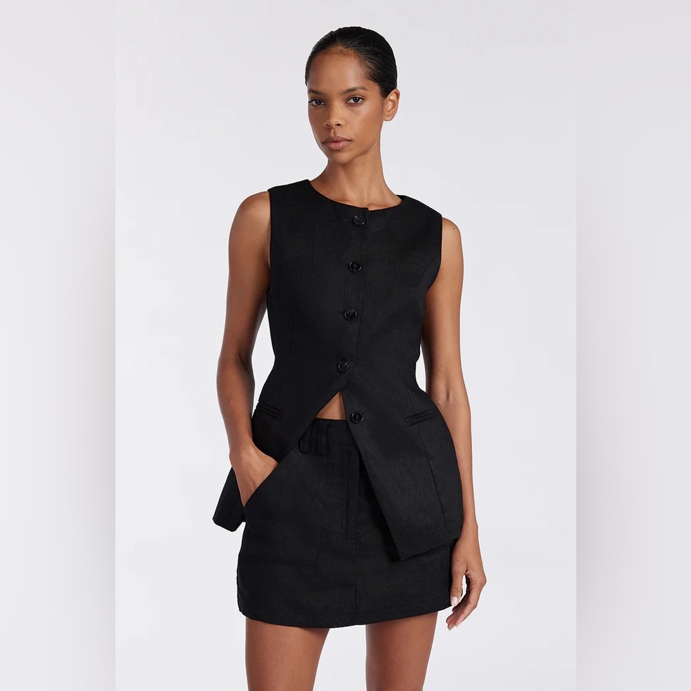 DISSH Eva Black Linen Skort
